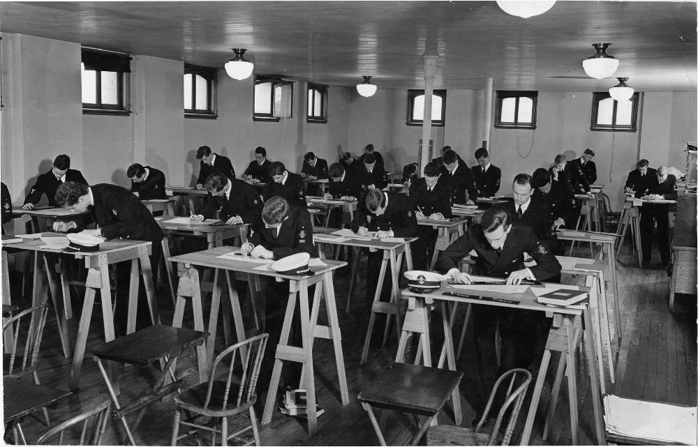 Soldiers studying studying at Yale