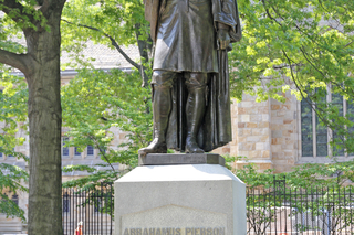 Abraham Pierson statue