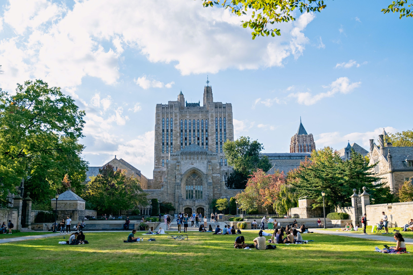 visit yale campus